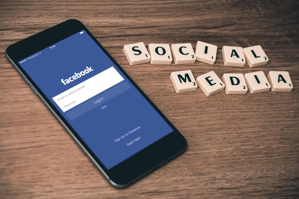 logo facebook reseaux sociaux